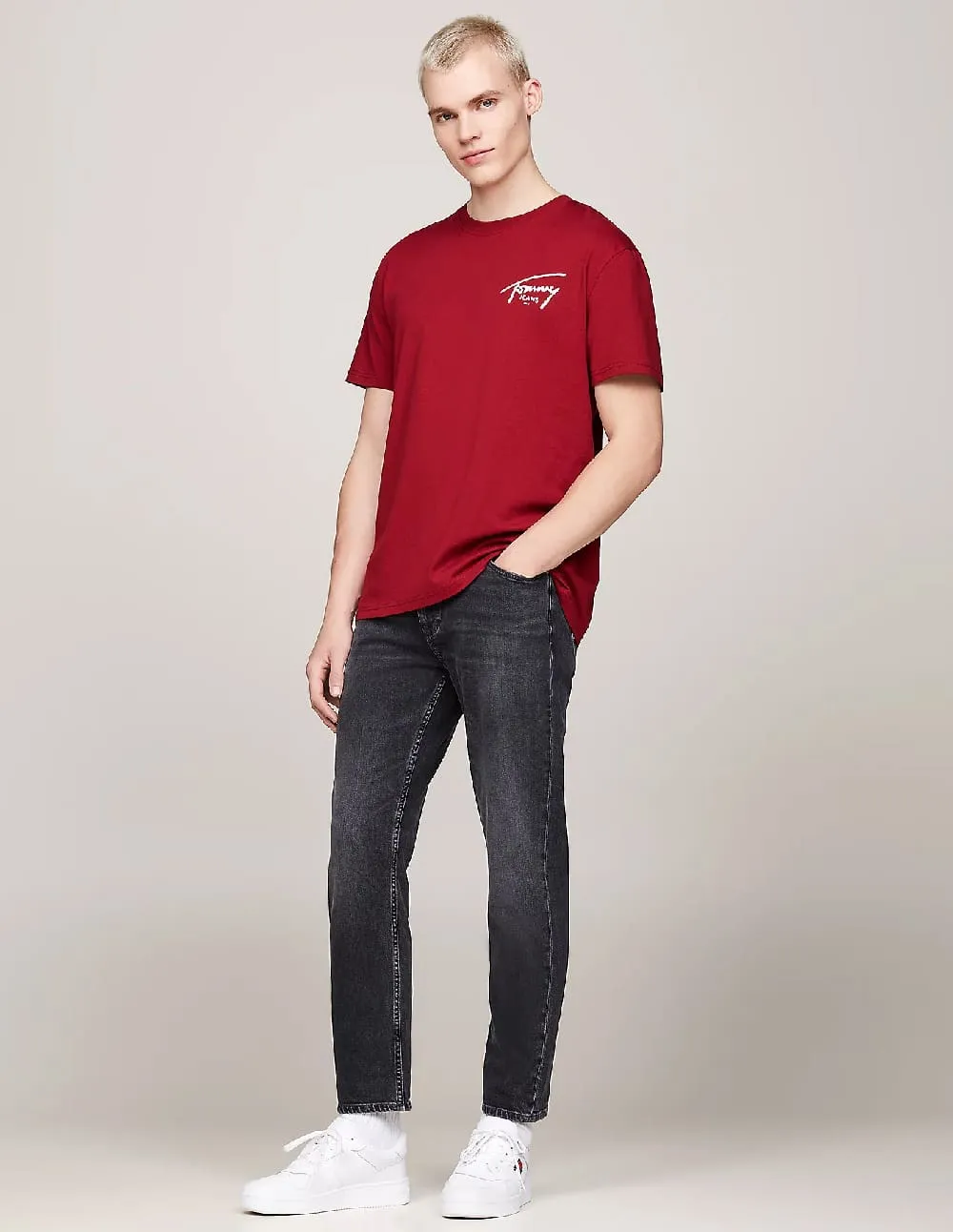 Camiseta Tommy Jeans con Logo Roja Hombre