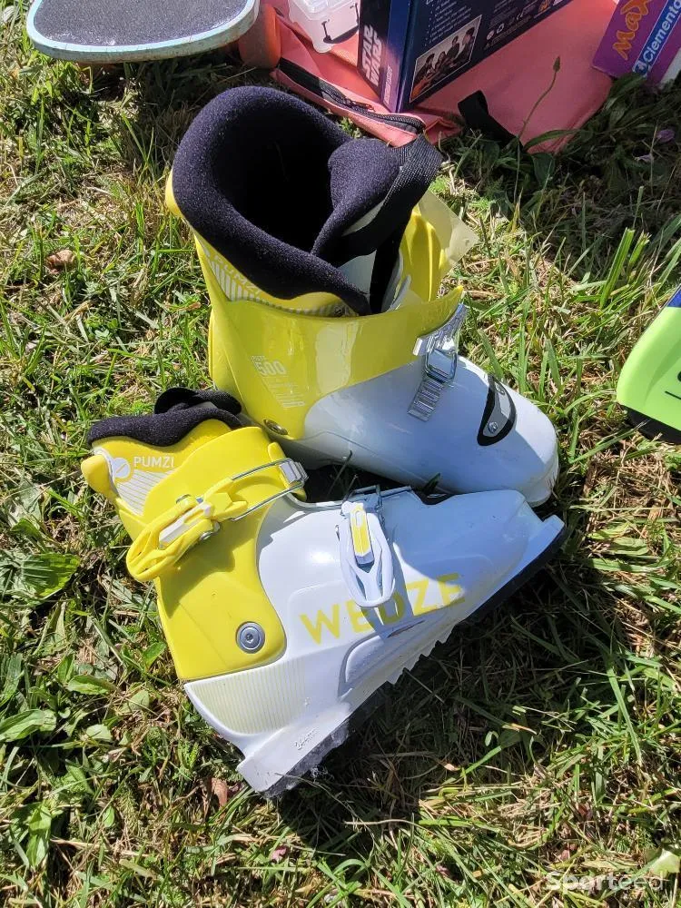Chaussure de ski alpin enfants  d'occasion Ajouté le : 19/05/2024