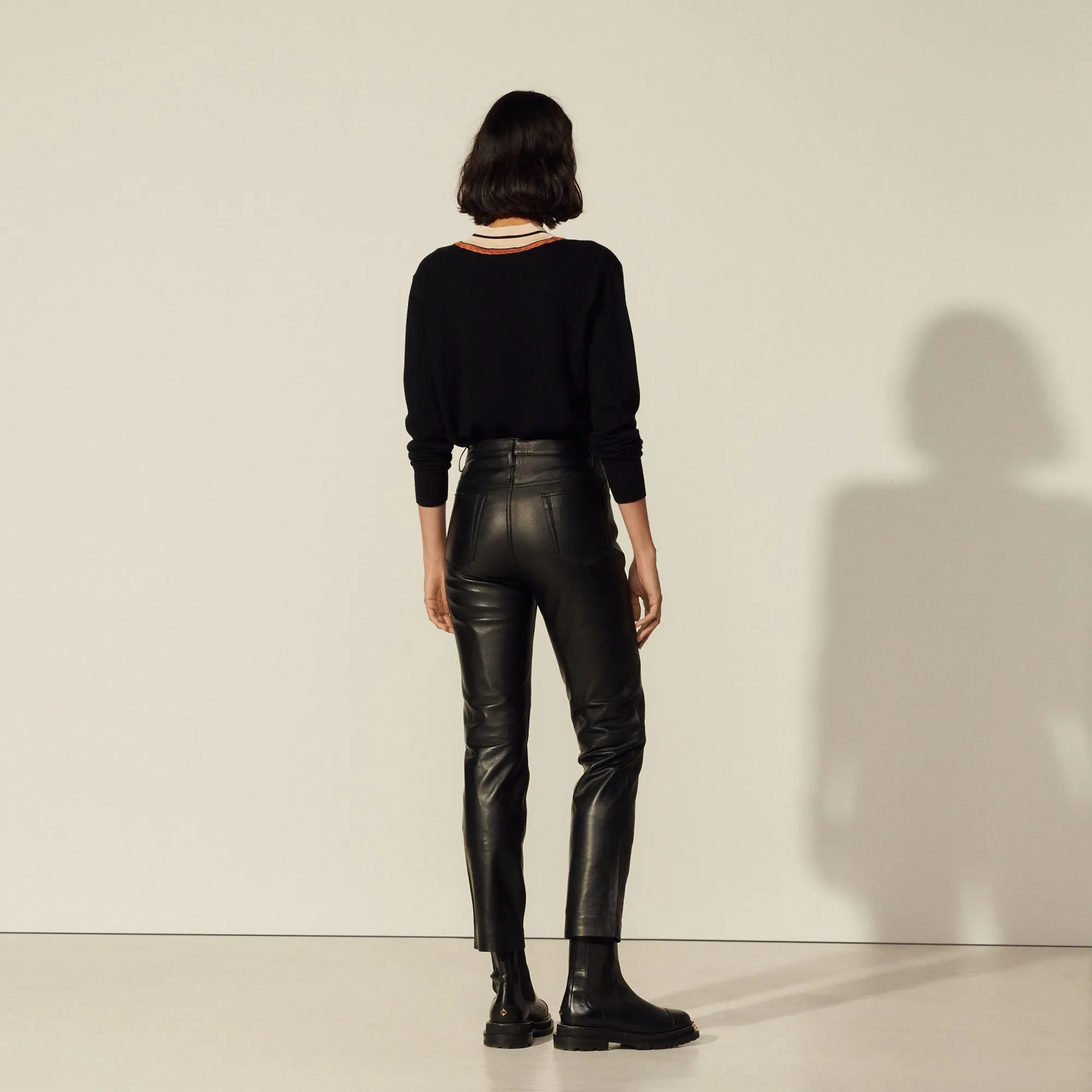 Pantalon en cuir droit à découpes
