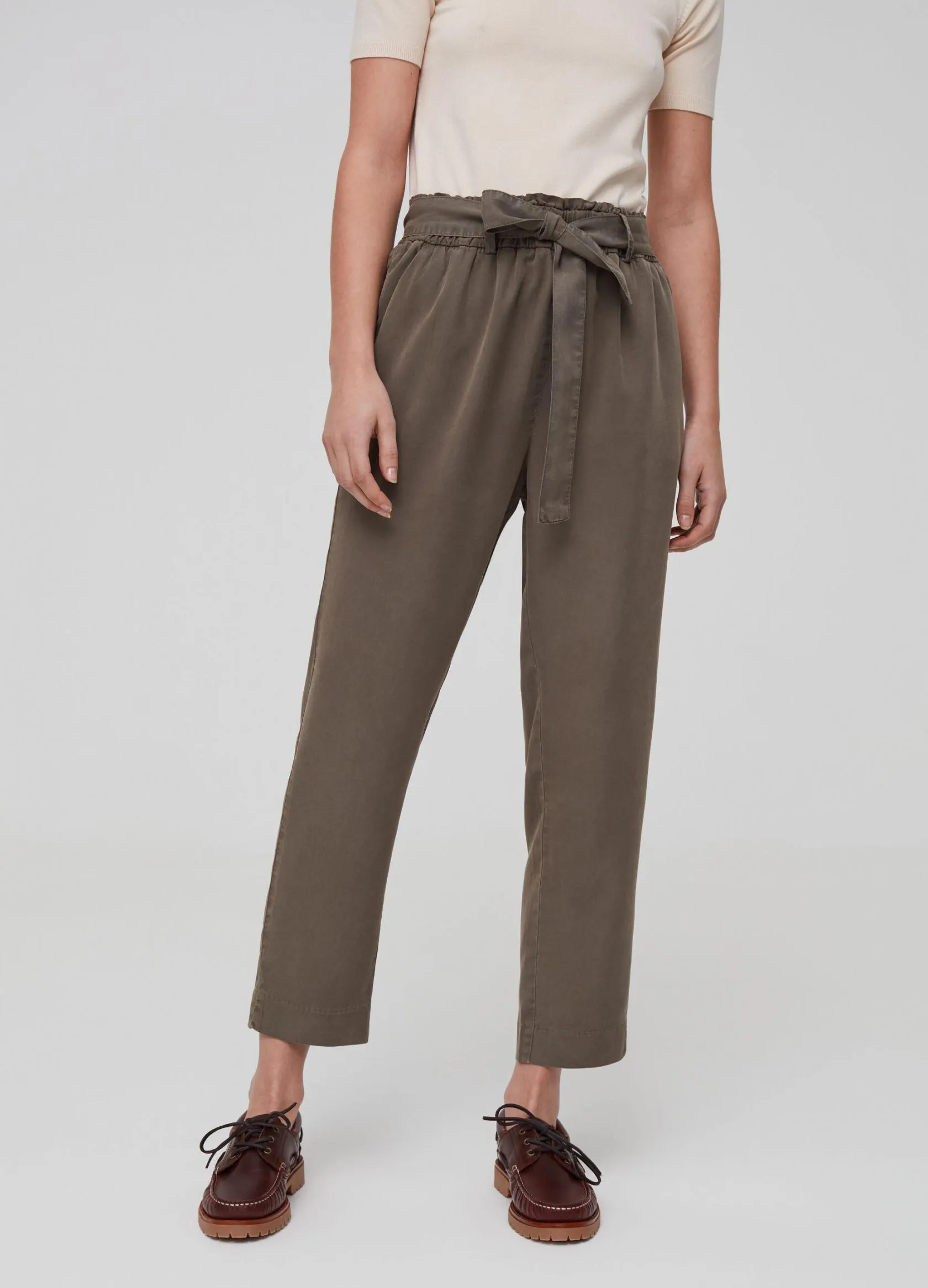 Pantalons Femme | Trousers in 100% Lyocell with belt Vert olive | OVS