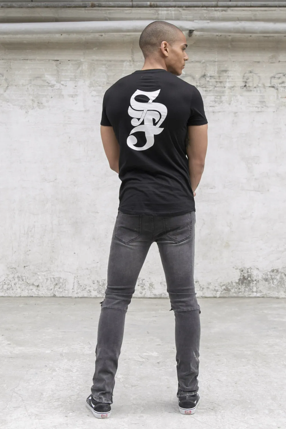 T-shirt moulant logo gothique noir